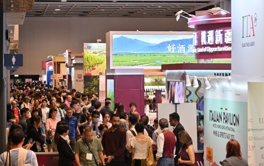 环球美酒齐聚香江，第十七届香港美酒展热度飙升！